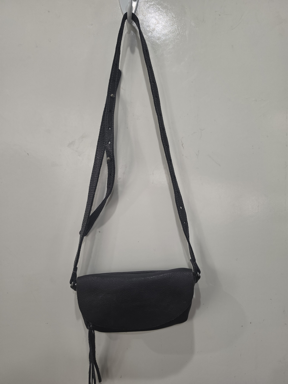 Free People We The Free Rider Black Leather Crossbody Bag Tassel NWOT - Picture 5 of 9